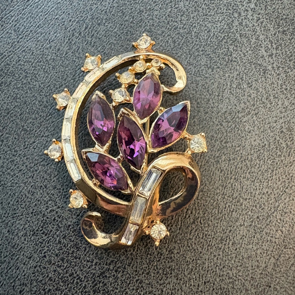 Vintage Pat.Pend. Trifari Purple & Clear Rhinestone Brooch